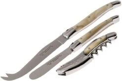Laguiole En Aubrac Ensemble Vin/fromage 3 Pièces Corne, SFV99PCIH -Victorinox Boutique AUSFV99PCIH 02 laguiole en aubrac ausfv99pcih 02