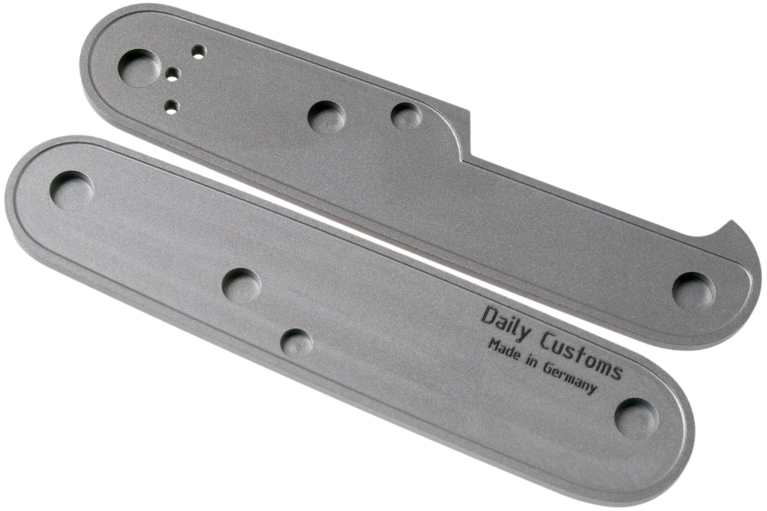 Daily Customs 91.2 35 Angle Pattern, Titanium P10008995 Plaquettes Pour Victorinox 4 Daily Customs 91.2 35 Angle Pattern, Titanium P10008995 Plaquettes Pour Victorinox – Image 2