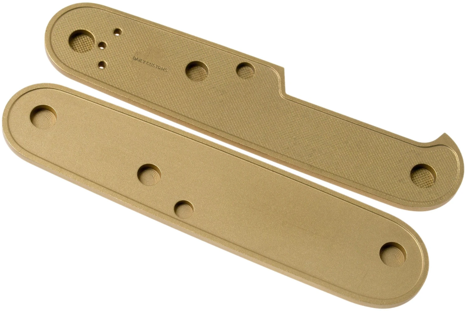 Daily Customs 91.2 Labyrinth Pattern, Brass P10008997 Plaquettes Pour Victorinox 4 Daily Customs 91.2 Labyrinth Pattern, Brass P10008997 Plaquettes Pour Victorinox – Image 2