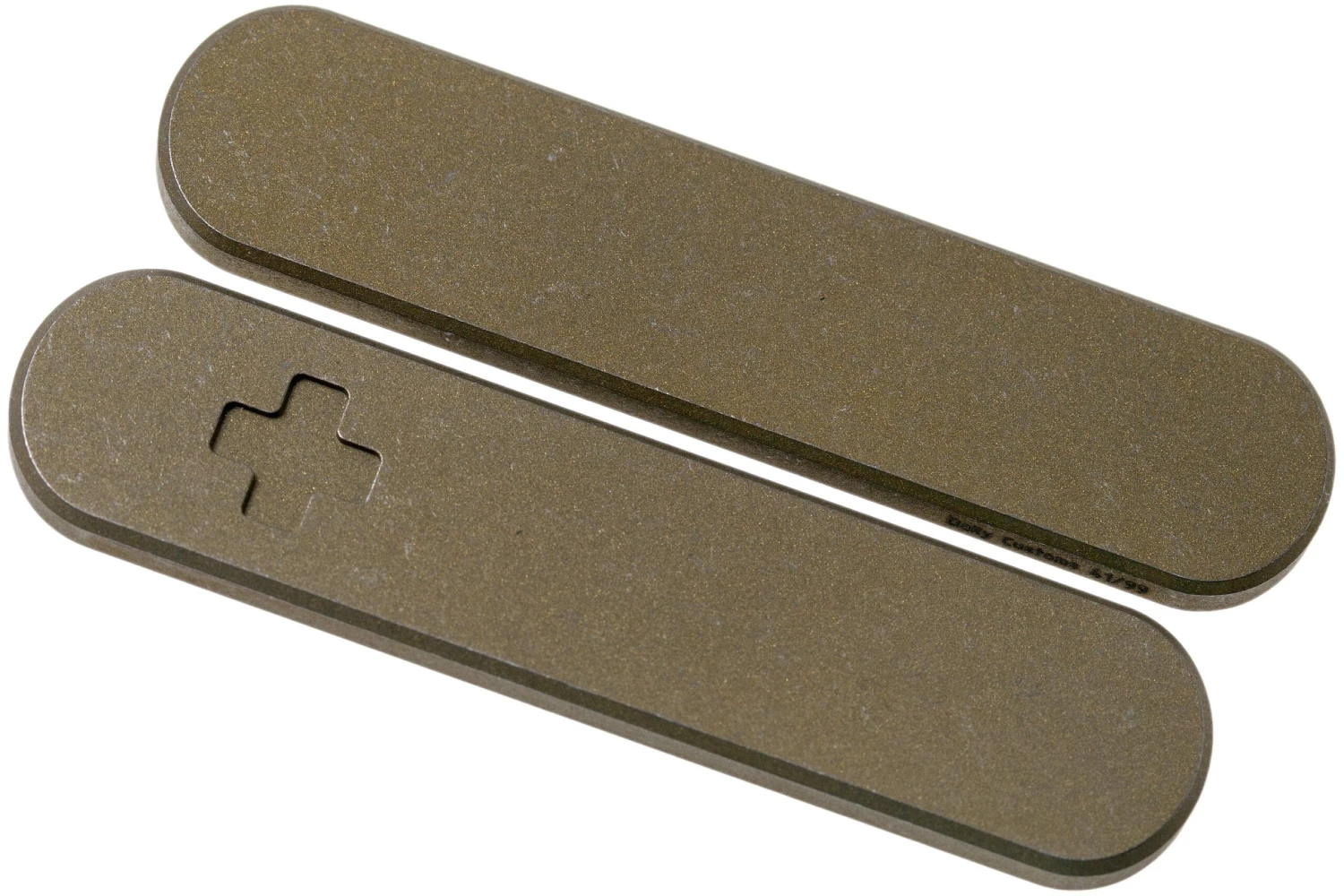 Daily Customs 58.2 Plain, Rusty Titanium P10009490 Plaquettes Pour Victorinox 3 Daily Customs 58.2 Plain, Rusty Titanium P10009490 Plaquettes Pour Victorinox