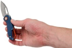 MKM Isonzo FX03-3PBL Clip Point Blue FRN Couteau De Poche, Jesper Voxnaes Design 17 MKM Isonzo FX03-3PBL Clip Point Blue FRN Couteau De Poche, Jesper Voxnaes Design -Victorinox Boutique MMK FX03 3PBL 08 mkm knives