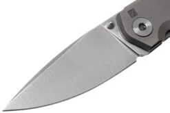 Real Steel Phasma, M390 Titanium, Thumb Stud 9225 Couteau De Poche, Poltergeist Design 23 Real Steel Phasma, M390 Titanium, Thumb Stud 9225 Couteau De Poche, Poltergeist Design -Victorinox Boutique RL9225 03 real steel