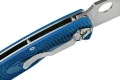 Spyderco Resilience Lightweight S35VN Blue C142PBL FRN Couteau De Poche -Victorinox Boutique SPC142PBL 06 spyderco