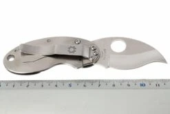 Spyderco - C29P Cricket SS -Victorinox Boutique SPC29P 05 spyderco cricket ss spc29p d5