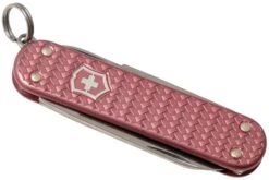 Victorinox Classic SD Precious Alox, Gentle Rose 0.6221.405G Couteau Suisse 9 Victorinox Classic SD Precious Alox, Gentle Rose 0.6221.405G Couteau Suisse -Victorinox Boutique VT0 6221 405G 04 victorinox