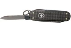 Victorinox Classic SD Alox Limited Edition 2022, 0.6221.L22 Thunder Gray Zwitsers Couteau De Poche 8 Victorinox Classic SD Alox Limited Edition 2022, 0.6221.L22 Thunder Gray Zwitsers Couteau De Poche -Victorinox Boutique VT0 6221 L22 03 victorinox