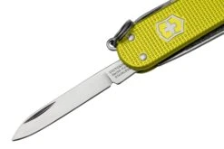 Victorinox Classic SD Alox Limited Edition 2023, 0.6221.L23 Electric Yellow, Couteau Suisse 9 Victorinox Classic SD Alox Limited Edition 2023, 0.6221.L23 Electric Yellow, Couteau Suisse -Victorinox Boutique VT0 6221 L23 03 victorinox