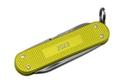 Victorinox Classic SD Alox Limited Edition 2023, 0.6221.L23 Electric Yellow, Couteau Suisse 11 Victorinox Classic SD Alox Limited Edition 2023, 0.6221.L23 Electric Yellow, Couteau Suisse -Victorinox Boutique VT0 6221 L23 05 victorinox