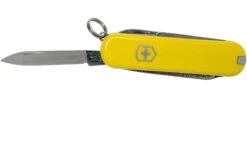 Victorinox Classic SD Jaune 0.6223.8 Couteau Suisse -Victorinox Boutique VT0 6223 8 03 victorinox