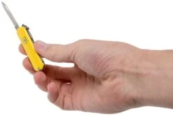 Victorinox Classic SD Jaune 0.6223.8 Couteau Suisse -Victorinox Boutique VT0 6223 8 05 victorinox