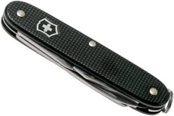 Victorinox Pioneer Alox Black 0.8201.23R4.KTE1 Knivesandtools Edition, Couteau Suisse -Victorinox Boutique VT0 8201 23R4 KTE1 05 victorinox