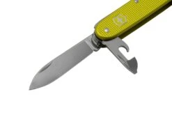 Victorinox Pioneer X Alox Limited Edition 2023, 0.8231.L23 Electric Yellow, Couteau Suisse -Victorinox Boutique VT0 8231 L23 03 victorinox
