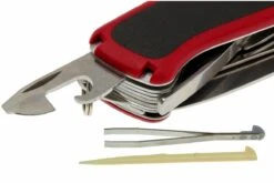 Victorinox Rangergrip 174 Handyman Rouge-noir 0.9728.WC Couteau Suisse 15 Victorinox Rangergrip 174 Handyman Rouge-noir 0.9728.WC Couteau Suisse -Victorinox Boutique VT0 9728 WC 03 victorinox rangergrip 174 handyman vt0 9728 wc d3