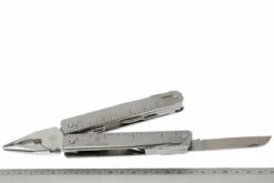 Victorinox SwissTool 3.03.23 Pince Multifonction, étui En Cuir -Victorinox Boutique VT3 03 23 04 victorinox swisstool vt3 03 23 d12