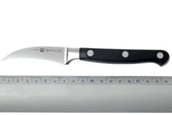 Zwilling - Professional « S » Éplucheur -Victorinox Boutique ZW31020 050 04 zwilling professional s 31020 050 tourneermes d4